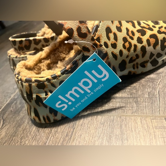 Simply Southern Fleece Clogs - Leopard Print Size 10 - Picture 8 of 9